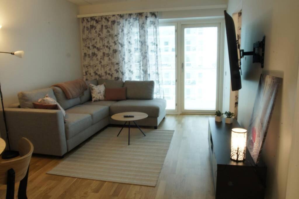 Ferienwohnung Keskustan Kaksio 45 M2 Autopaikalla, Rautatienkatu 19, 9 Krs Oulu Exterior foto