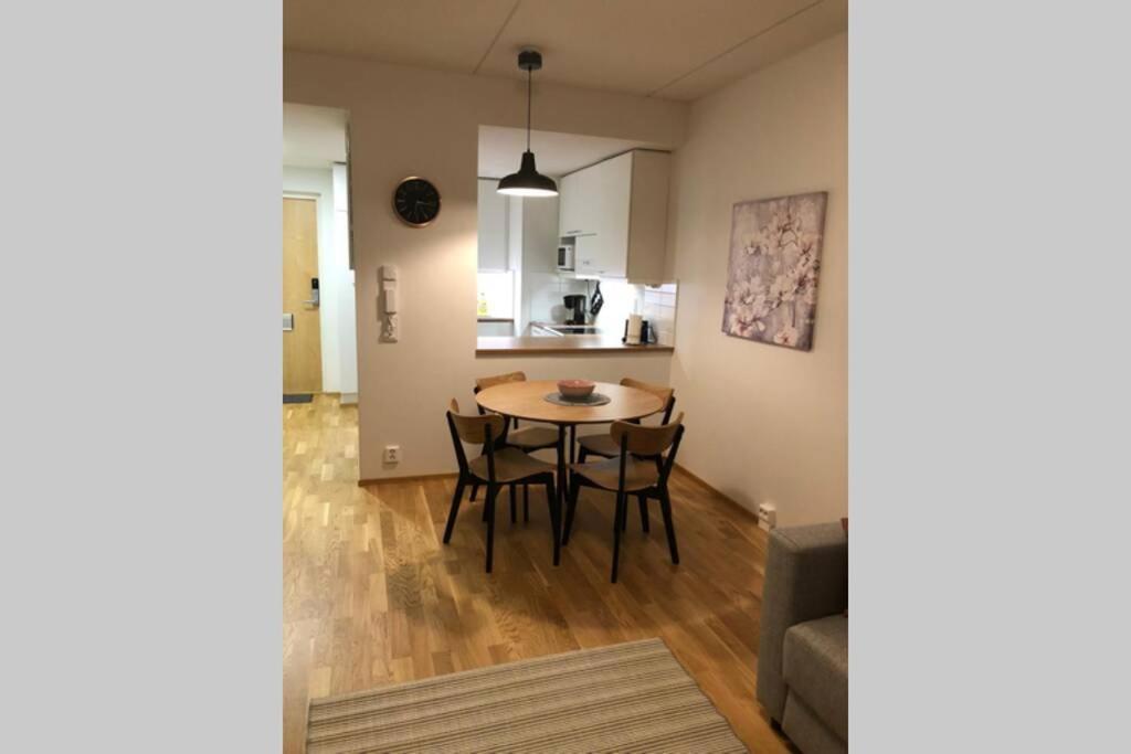 Ferienwohnung Keskustan Kaksio 45 M2 Autopaikalla, Rautatienkatu 19, 9 Krs Oulu Exterior foto