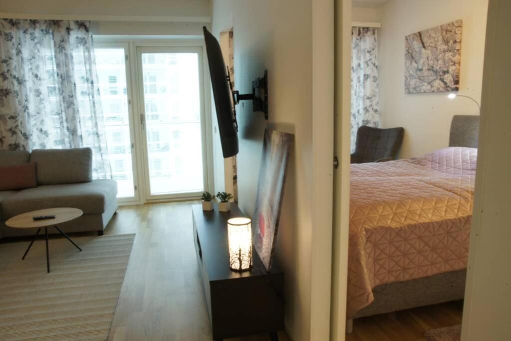 Ferienwohnung Keskustan Kaksio 45 M2 Autopaikalla, Rautatienkatu 19, 9 Krs Oulu Exterior foto